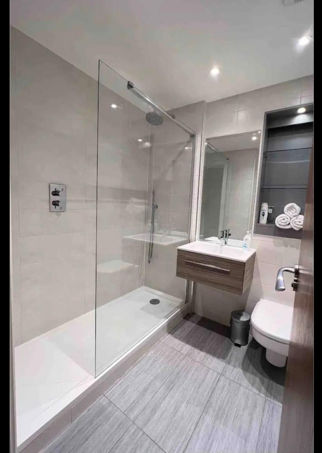 Luxury Apartment Riverside 伦敦 外观 照片