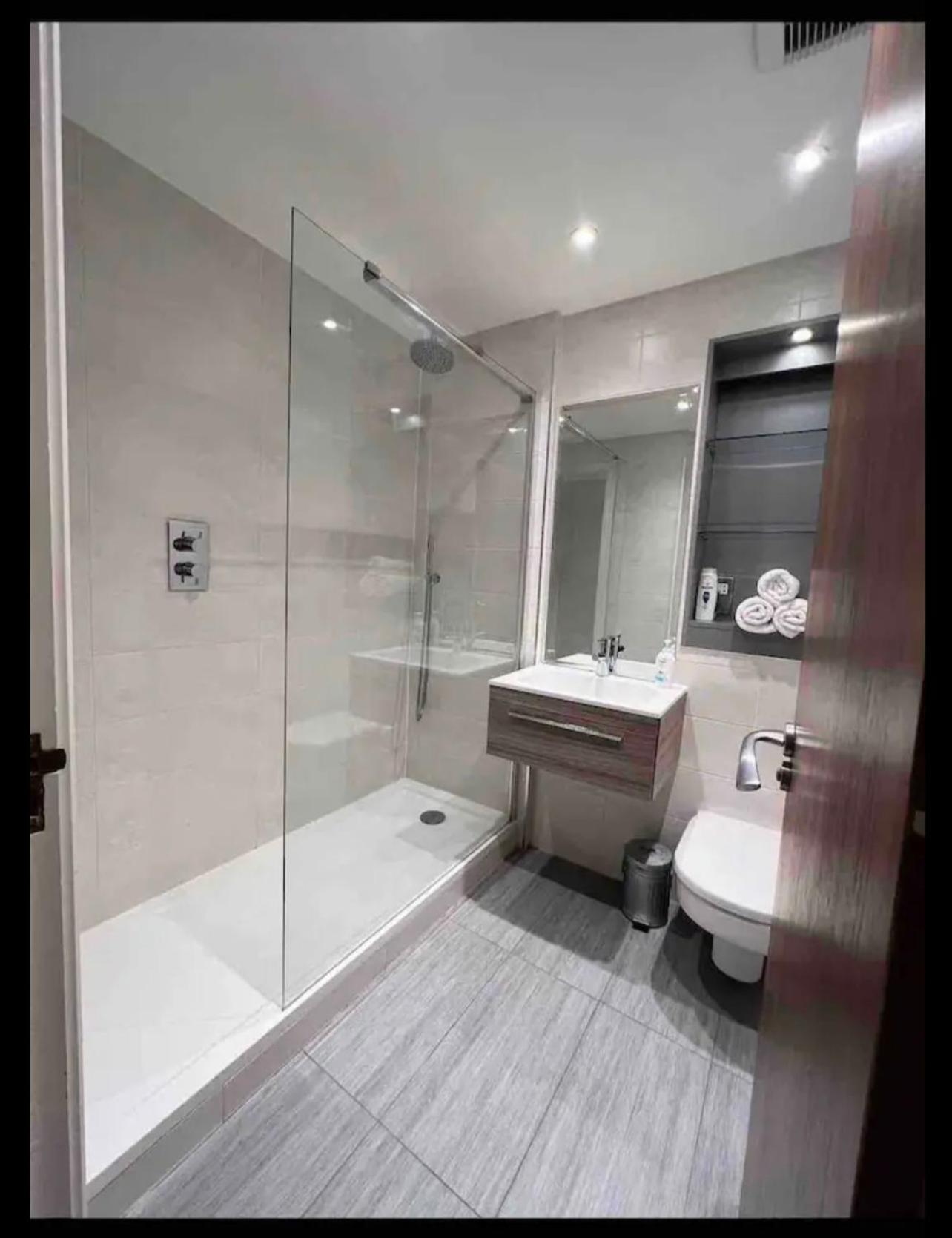 Luxury Apartment Riverside 伦敦 外观 照片